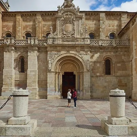 Entrevias - Con Garaje Y Wifi Леон