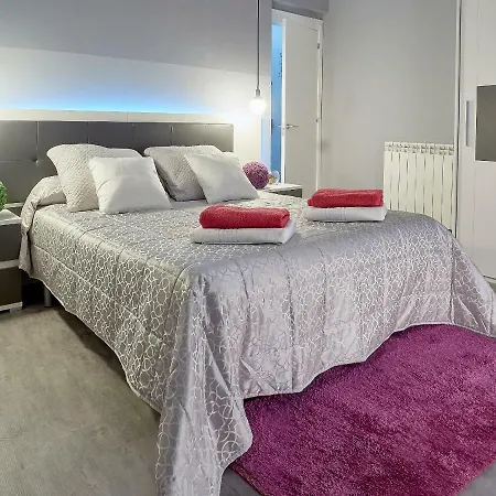 Entrevias - Con Garaje Y Wifi Леон