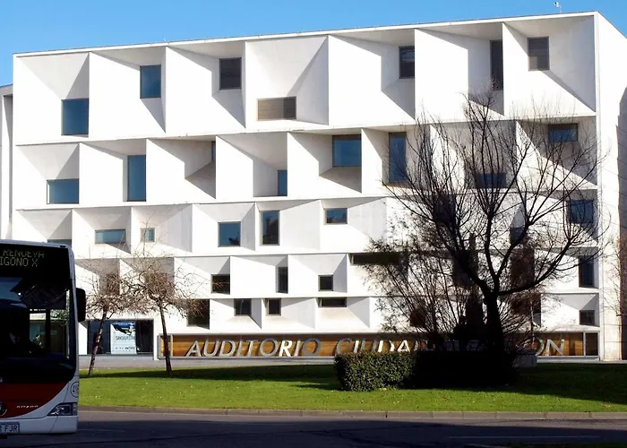 Entrevias - Con Garaje Y Wifi León