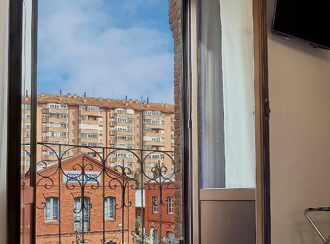 Entrevias - Con Garaje Y Wifi León