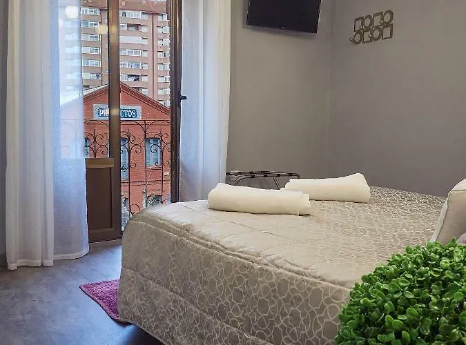 Entrevias - Con Garaje Y Wifi * León